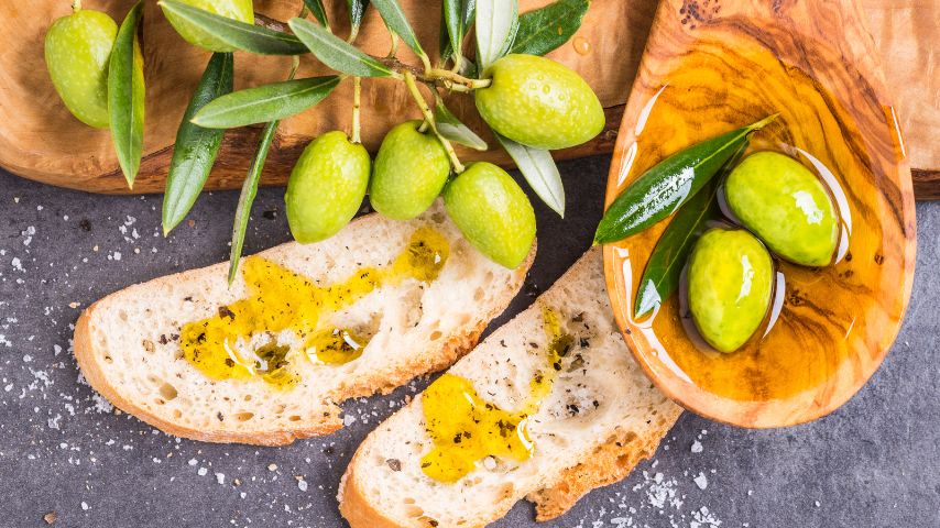 Spanish condiments: Extra virgin olive oil